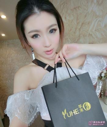 小妞卖萌可爱自拍 卖萌女神自拍照第2张