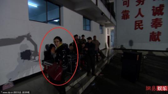 杜海涛获神秘女友贴心探班 对镜头比V卖萌第0张