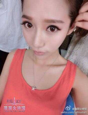 最新秀人网mm美女大胆艺术黑丝美腿性感写真第3张