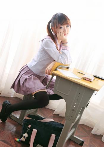 清纯可爱MM  学生装动人美女写真第1张