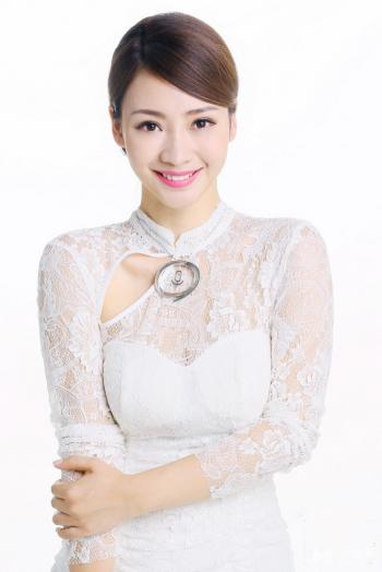 中国内地湖南衡阳女演员温婉盘发柳岩知性优雅气质写真第0张