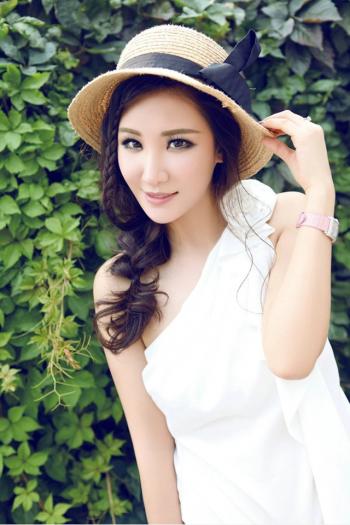 甜美性感兔女郎妩媚写真第0张