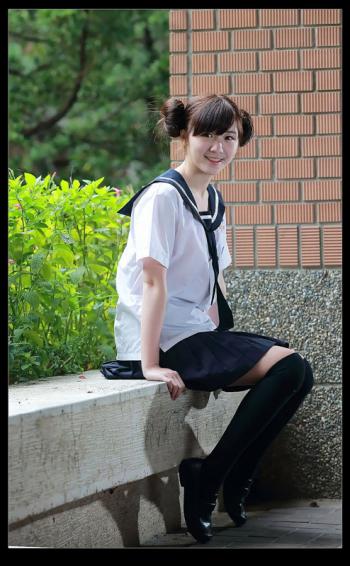 校园清纯小MM 可爱校服短萌妹子校园写真第3张