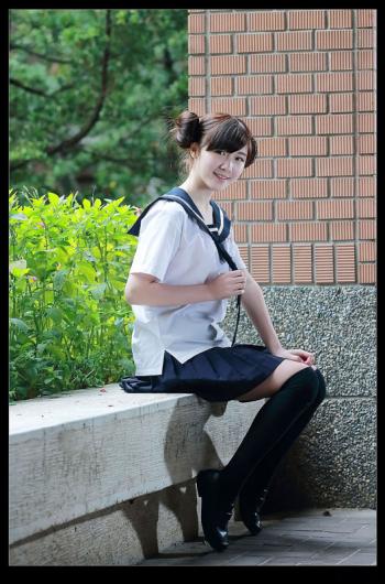校园清纯小MM 可爱校服短萌妹子校园写真第4张