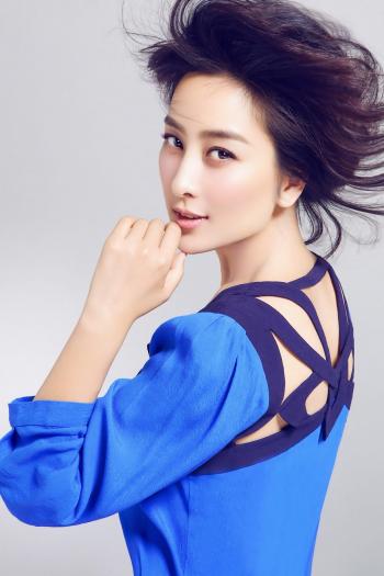 清纯女星马苏性感时尚写真 女人味尽显第4张