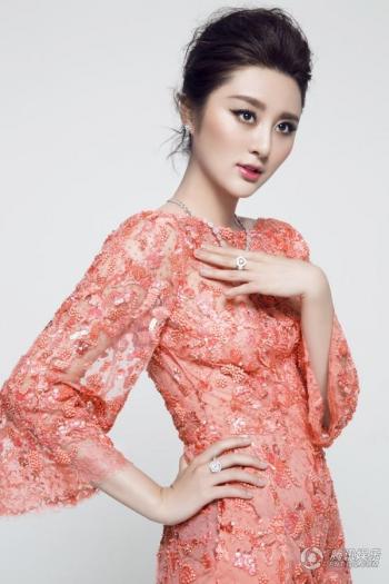 高清西省南昌美女甘露性感透视裙高贵女神唯美写真第0张