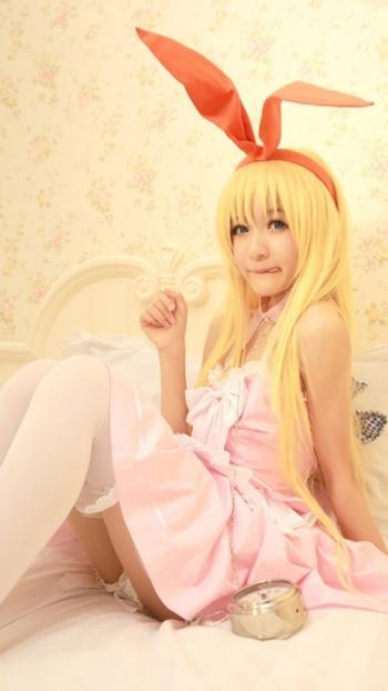 可爱女星徐娇cosplay性感兔女郎写真第5张