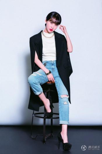 花儿与少年李菲儿青春派唯美时尚写真第6张