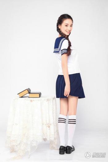 高清中国内地女美女清新甜美可爱美女程砚秋学生服写真第1张