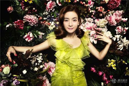 中国内地湖南省邵阳女演员李晟夏日绚丽大片花朵写真明艳动人第1张
