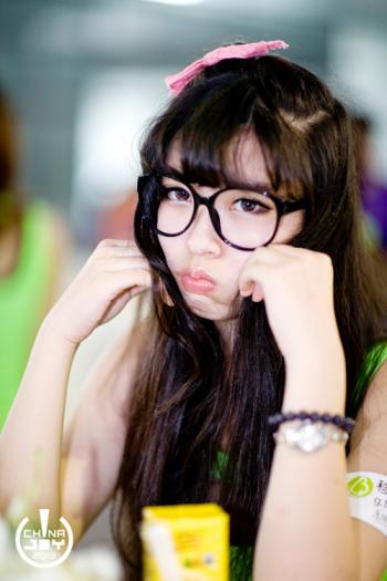 洛天依金丝雀可爱萝莉丝袜美腿Cosplay写真第2张
