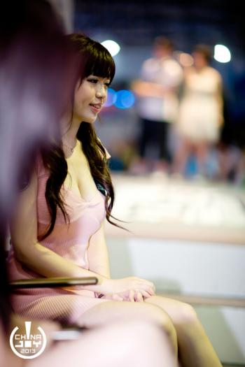 洛天依金丝雀可爱萝莉丝袜美腿Cosplay写真第5张