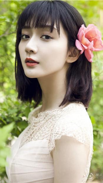 中国内地上海市长宁女演员气质美女潘之琳妩媚奔放车内性感美女写真图片第2张