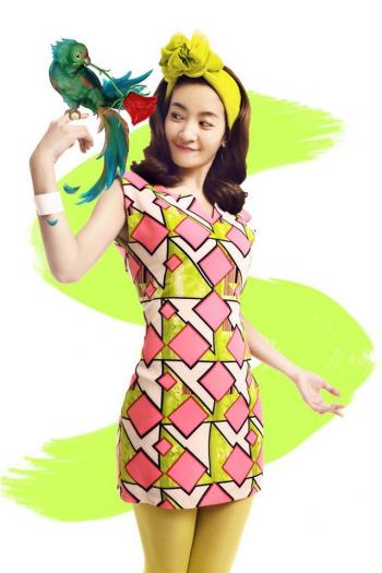 中国内地湖南省邵阳女演员李晟红唇诱惑手机壁纸600*1024第3张