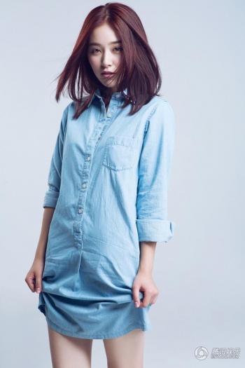 高清中国内地代黑龙江省哈尔滨新生女演员阚清子眼眸动人清新性感时尚大气艺术写真图片第3张