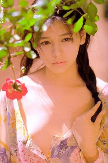 台湾省台中市丰原区女歌手清纯美女徐若瑄早年胴体艺术照片曝光第0张