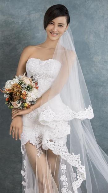 美女明星张歆艺性感婚纱写真图片第3张