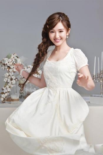 杜若溪冰雪女神完美婚纱女神露性感写真第3张