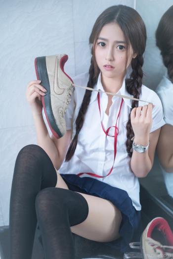 长腿丝袜女神 超短裙美女极品写真第0张