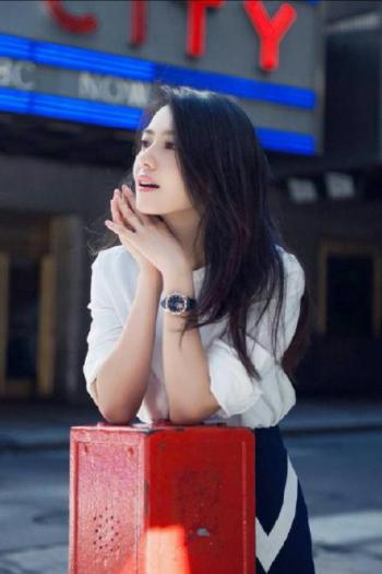 最新秀人网mm美女大胆艺术黑丝美腿性感写真第0张