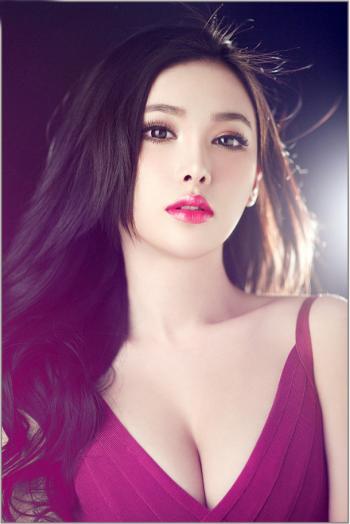 高清北京美女模特水蛇腰超性感美女明星王馨漪诱惑红唇大胆艺术写真图集第2张