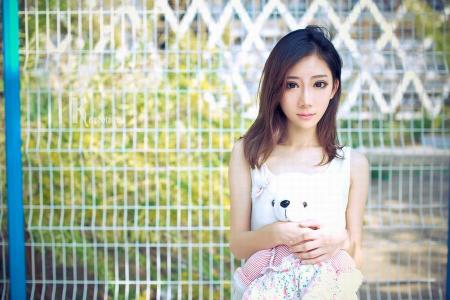 学生妹穿着天蓝色连衣裙的清纯麻花辫美女清纯养眼唯美校园写真第4张