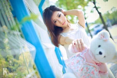 学生妹穿着天蓝色连衣裙的清纯麻花辫美女清纯养眼唯美校园写真第6张