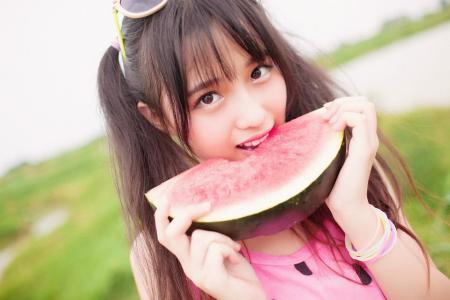 美女湿身图片 _ 第(1)张