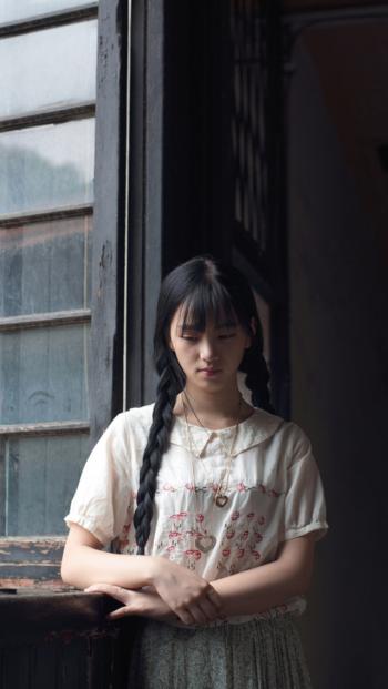 超像林志玲的美丽校花 甜美校服装写真第2张