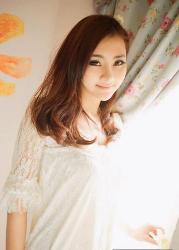 户外车模写真香车美人诱人心弦第3张