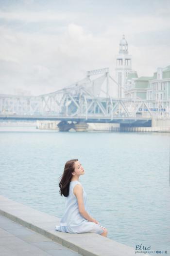 极品波霸美女苏夏午夜大胆晒出超深事业线图片第4张