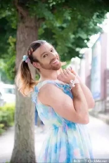 胡须女ladybeard搞怪写真图片 大胡子辣妹ladybeard图集 ladybeard正装图片第1张
