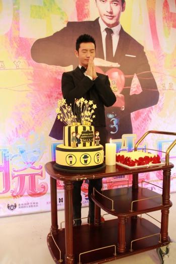 黄晓明《横冲直撞好莱坞》海报图片 黄晓明赵薇佟大为剧照图片第3张