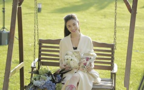 时尚女郎倪妮登VOGUE七月刊封面唯美图片第4张