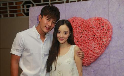 李小璐绝美靓丽写真惹火撩人第2张