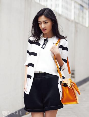 王丽坤性感干练活动写真图片第3张