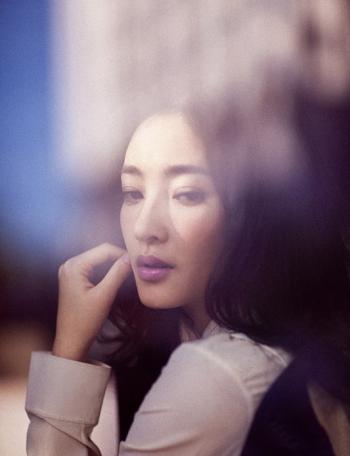 王丽坤优雅短裙性感图片桌面壁纸第4张