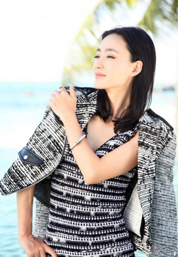 王丽坤性感干练活动写真图片第0张