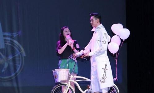 撒娇图片图片 _ 第(1)张