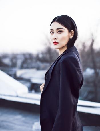 中国内地陕西西安影视女演员歌手贾青高冷写真图片性感至极第2张