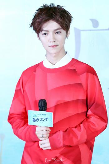 鹿晗GAON CHART 撒汗热舞 帅气西服迷倒千万粉丝第3张