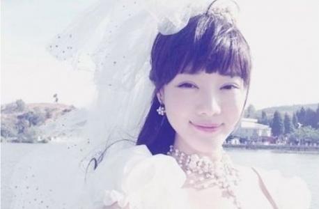 林志颖为庆祝微博粉丝破2000万 发搞怪婚纱照图片第3张