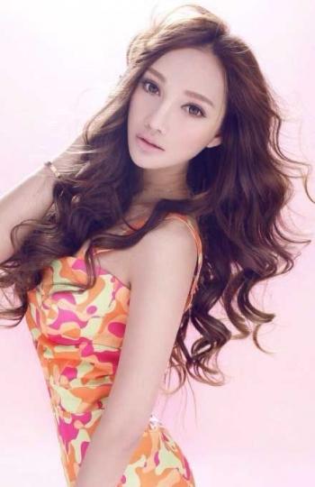 李小璐绝美靓丽写真惹火撩人第4张