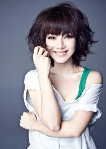 中国四川内江女演员邓家佳可爱时尚美女明星个性写真图片第3张