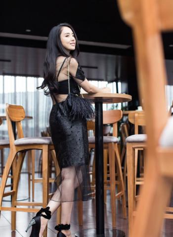 红唇卷发美女新新Xin黑丝写真图 第二辑第5张