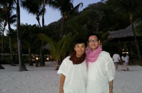 林志颖为庆祝微博粉丝破2000万 发搞怪婚纱照图片第2张