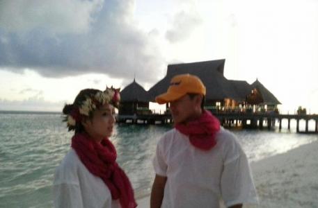 林志颖为庆祝微博粉丝破2000万 发搞怪婚纱照图片第4张