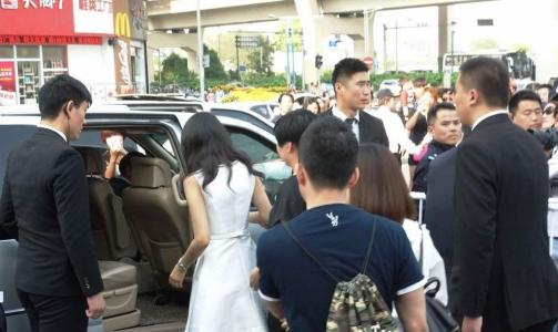高圆圆时尚芭莎大片婉约迷人 气质演绎婀娜人妻第0张