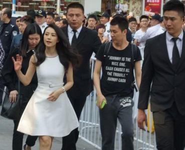 高圆圆时尚芭莎大片婉约迷人 气质演绎婀娜人妻第1张