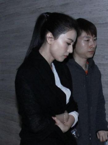 赵又廷带女友高圆圆开房 小腹平坦无孕味第0张